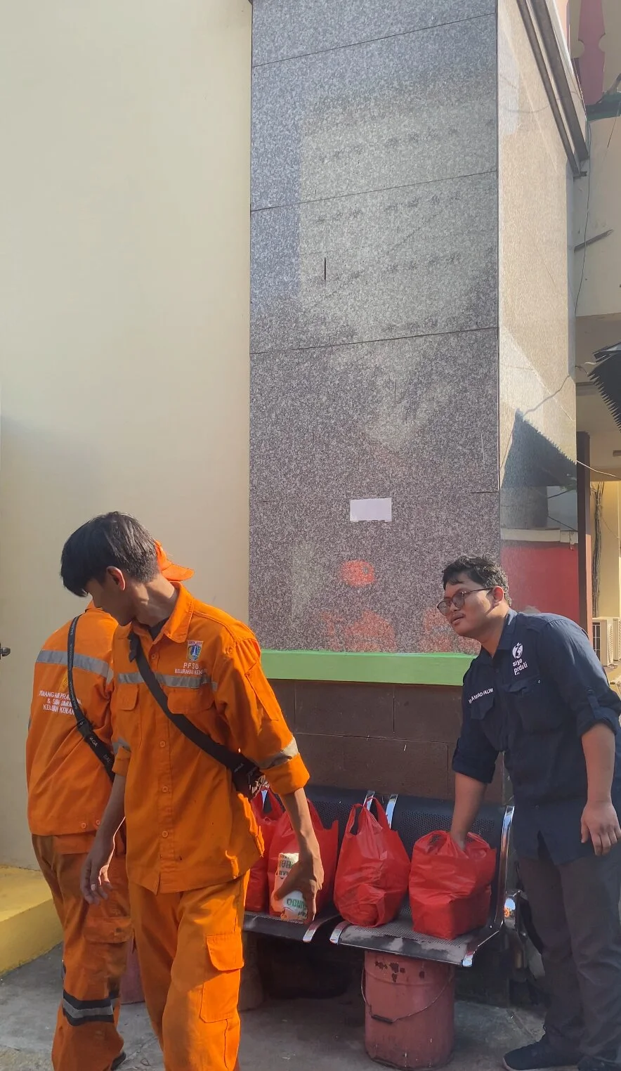 Foto 2 dari album Jumat Berkah Berbagi Rezeki 2025